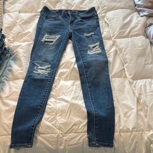 American Eagle Outfitters Blue Skinny Jeans Distressed Style size 2 short